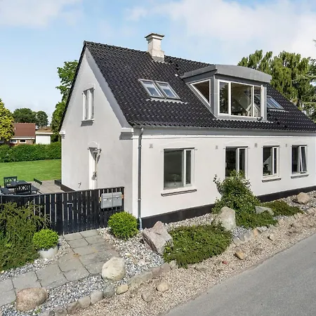 Four-bedroom In Holiday home Borkop