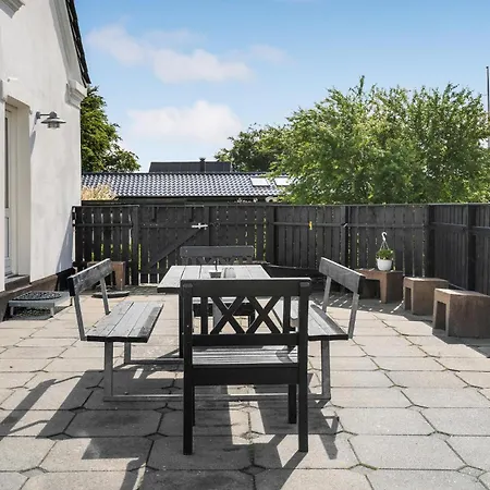 Four-bedroom In Holiday home *
