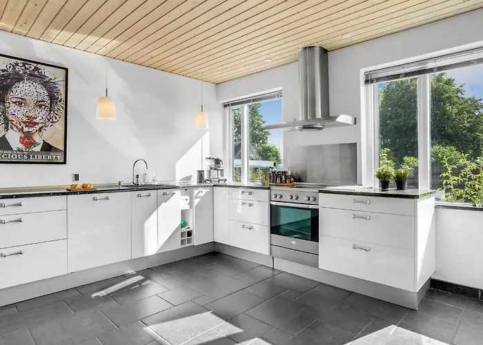 펜션 Four-bedroom In *
