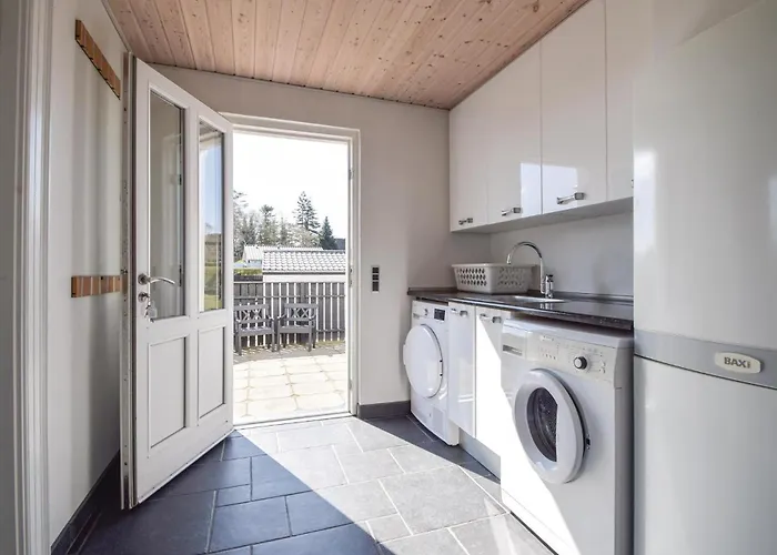 펜션 Four-bedroom In